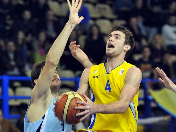 «Με τη βοήθεια του κόσμου»