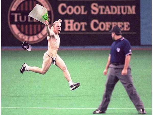 Η… ηλίθια κόκκινη (video)