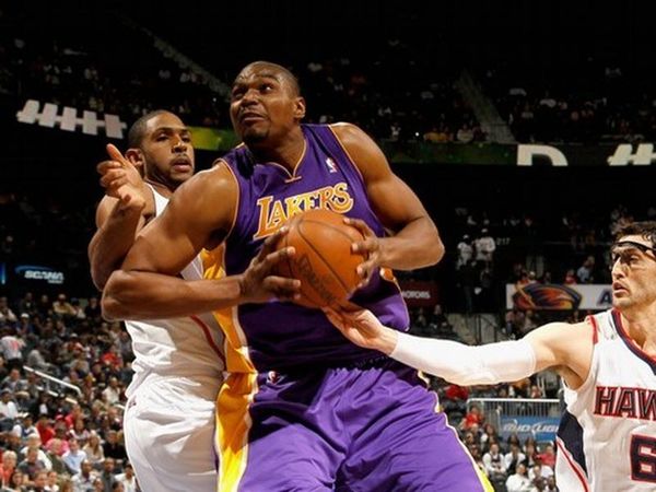 Ασταμάτητοι οι Λέικερς