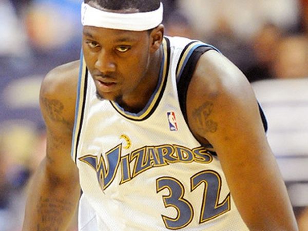 Αποχώρησε τραυματίας