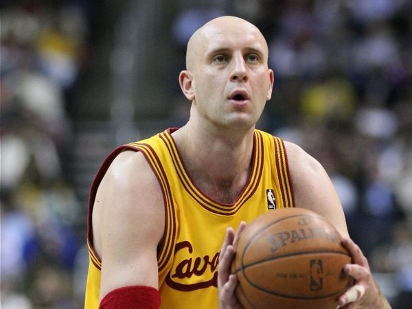 Αποσύρεται ο Ιλγκάουσκας