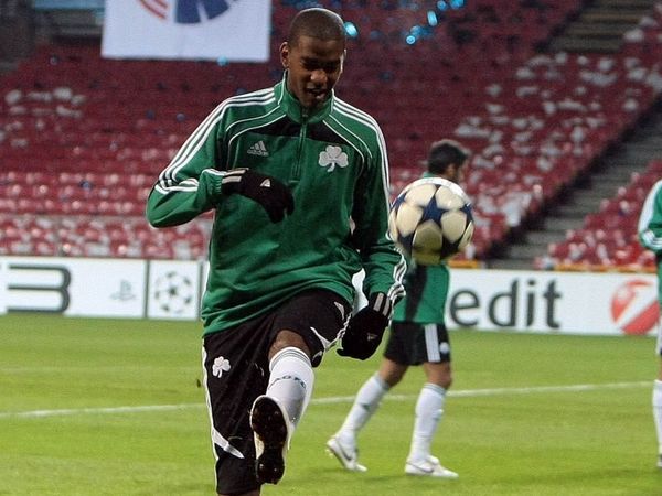 Καλύτερα οι Πλεσί, Καρνέζης