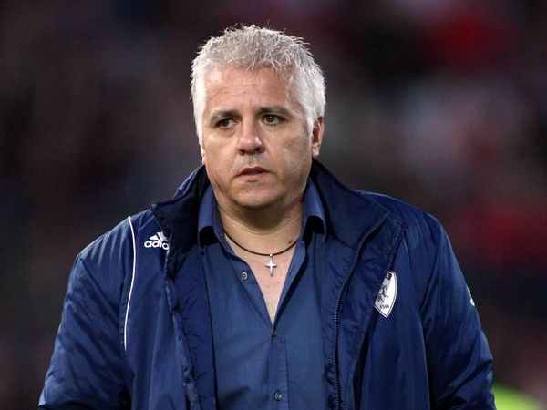 «Βλέπουν» Παπακώστα