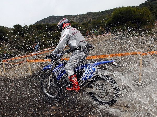 Εnduro στο Λουτράκι