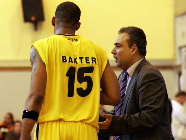 Καμαρώνει ο Ηλυσιακός