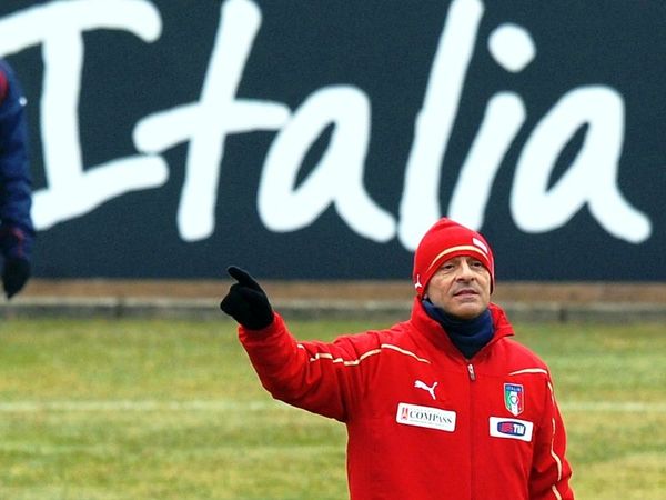 Στηρίζει Ντε Ρόσι 