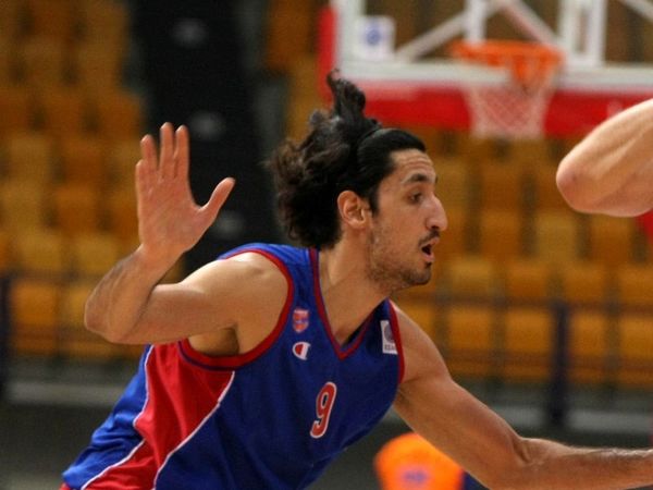 Με δύο απουσίες