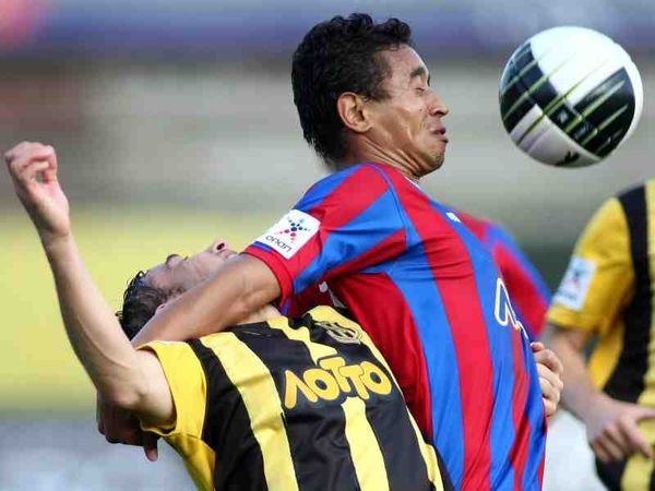 Μέσα ο Αουρέλιο