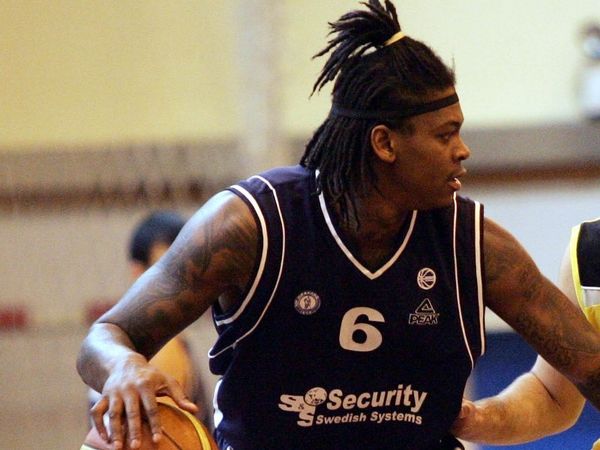 Απών για δεύτερη ημέρα