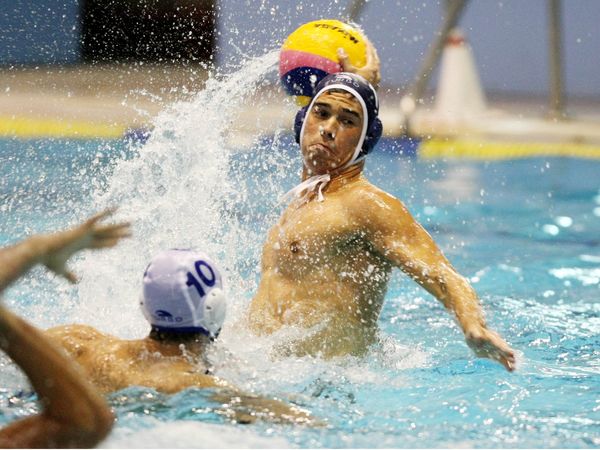 Συνεχίζει το κυνήγι 15-4