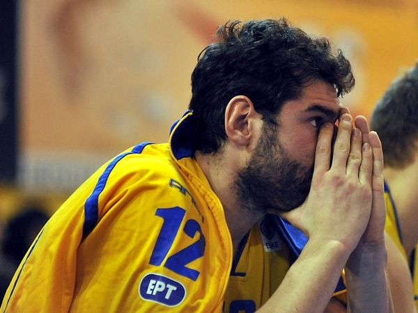 Στο πλευρό του Τσιάκου