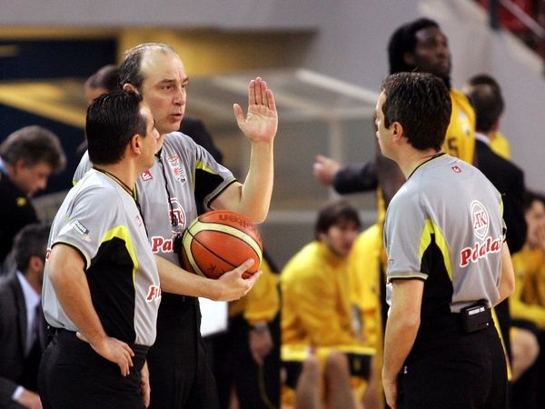 Επιλέγουν Έλληνες διαιτητές