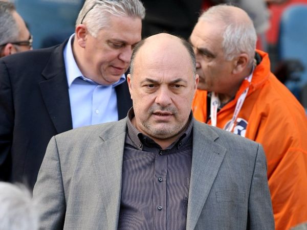 Περνά στην αντεπίθεση ο Μπέος