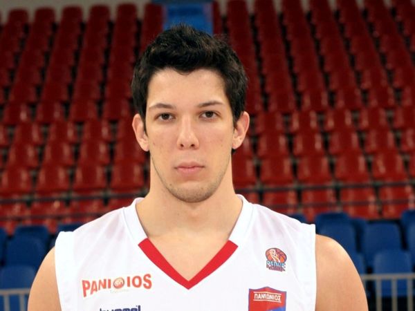 Μπαίνει ο Σιγκούνας