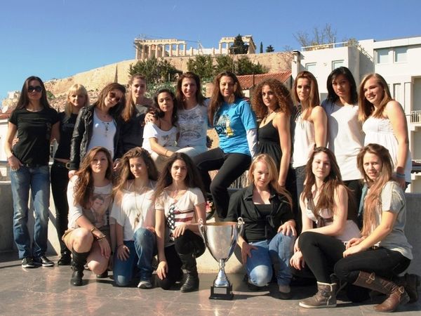 Το σήκωσαν το τιμημένο!