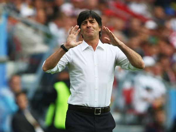 Ανανεώνει ο Λεβ