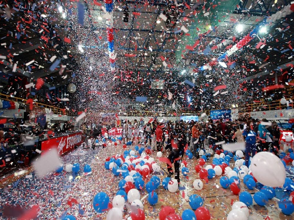 Χάρτινος... Πύργος!