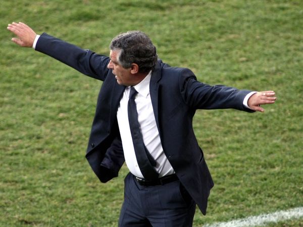 Συγκέντρωση ζητά ο Σάντος