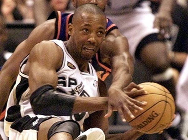 Ο ήρωας Έλιοτ!