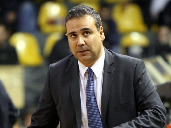 «Βλέπει» Κόλινς ο Ηλυσιακός