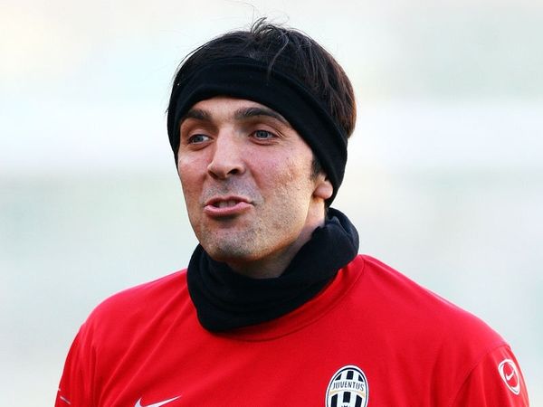 «Μένω στη Γιουβέντους»