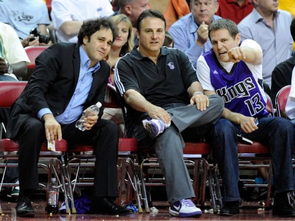 Αλλάζουν και όνομα