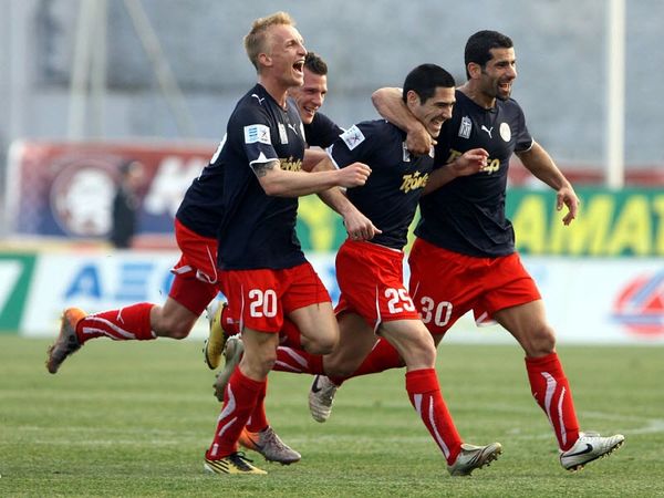 Ψάχνει παίκτες με το… κυάλι