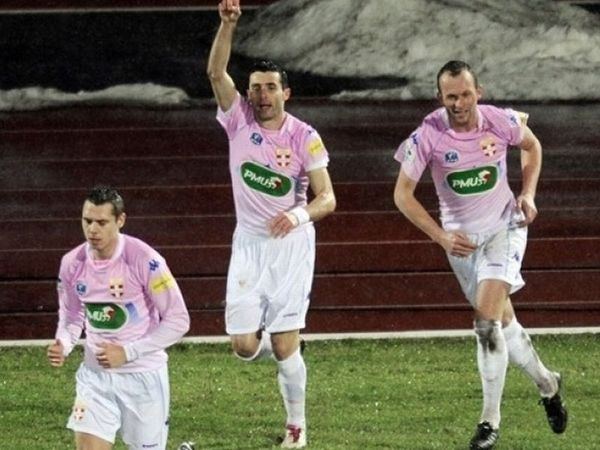 Εκτός έδρας οι πρωτοπόροι