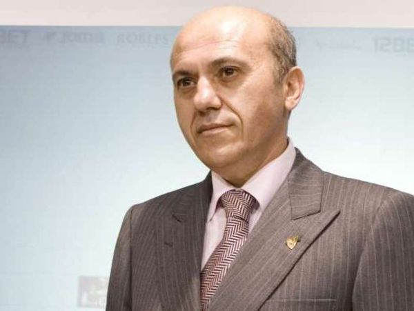 Μπλεξίματα για ντελ Νίδο