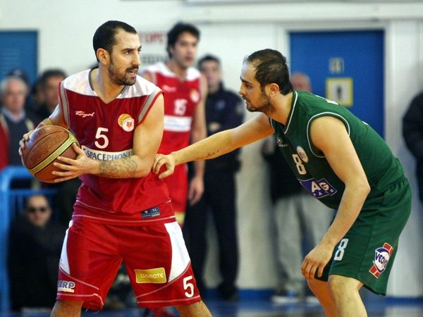 Ξεκαθαρίζει σε… ουρά και κορυφή