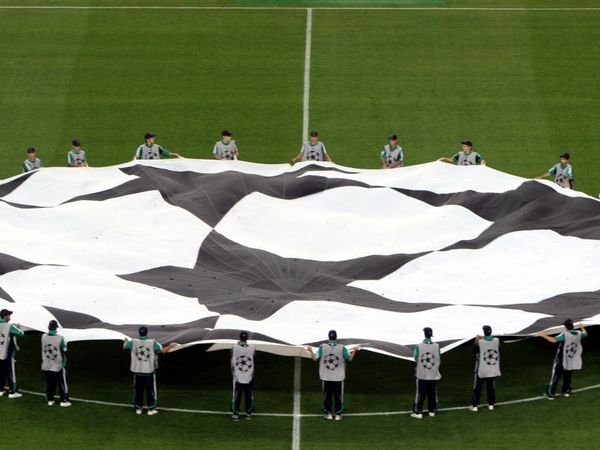 «Σεντόνι» σε MEGA, ΝΕΤ, Nova! 