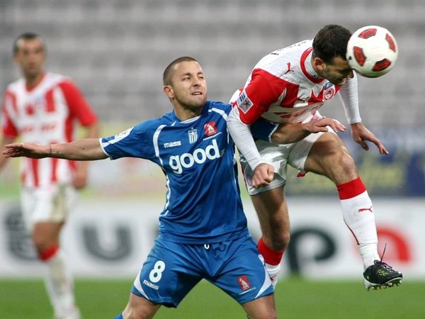 Κοιτάει… μπροστά 