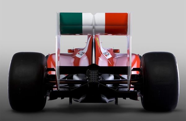 Το θέμα της πίσω πτέρυγας