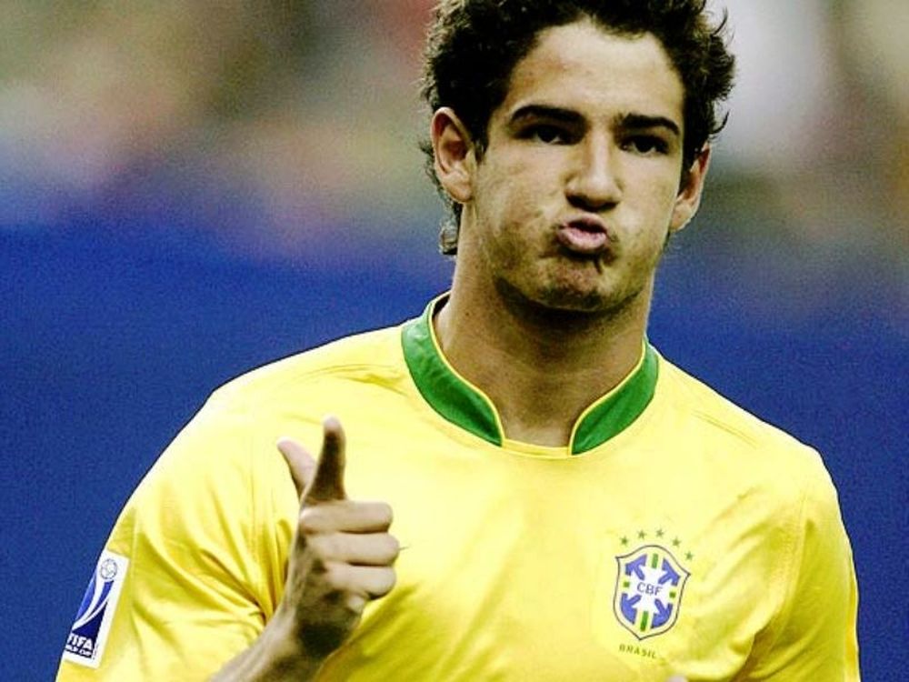 Εκτός ο Πάτο