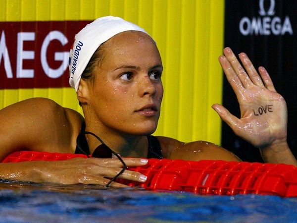 Επιστρέφει και η Μανοντού