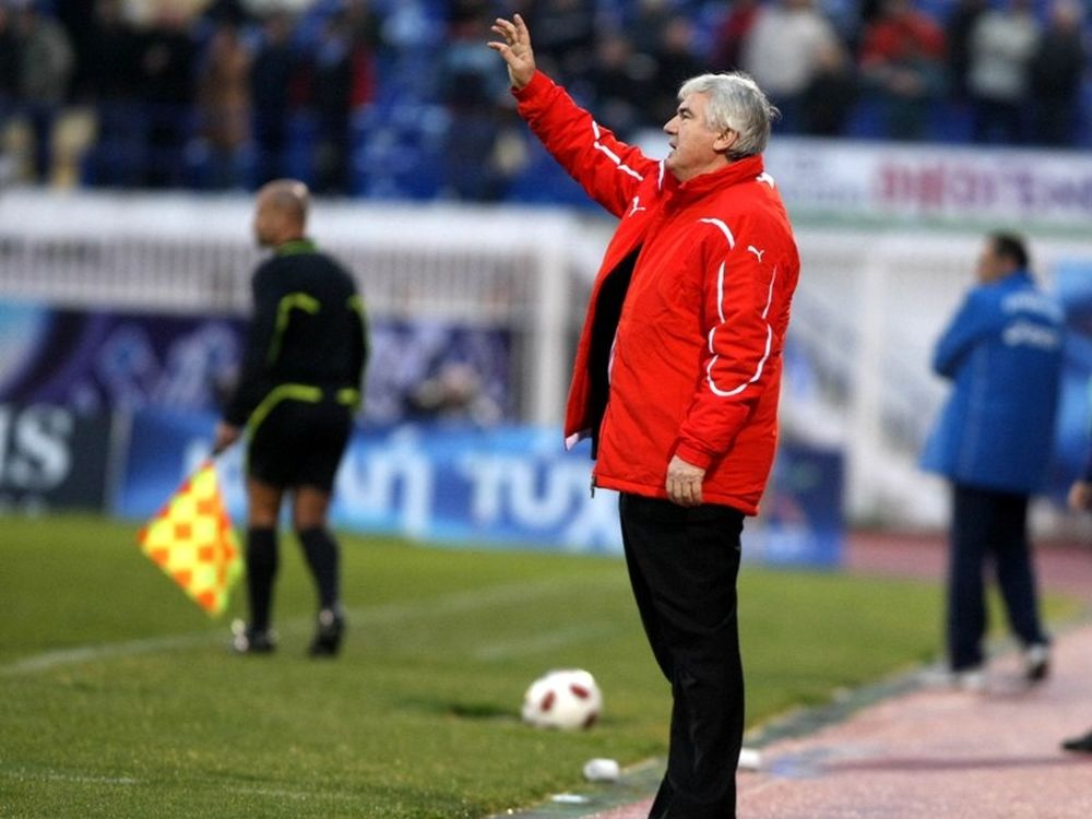 «Άριστη δουλειά ο Τσιώλης»