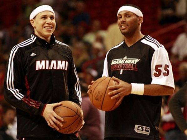 Τους ανεβάζει ο Μπίμπι