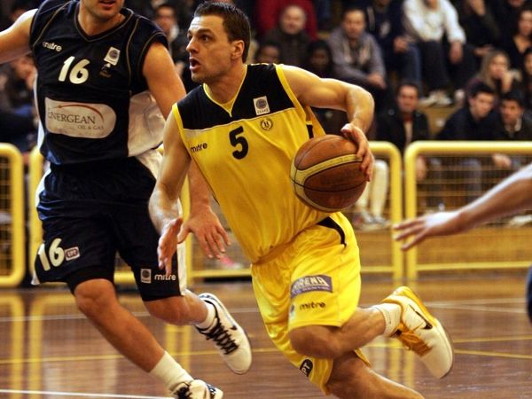 «Να γεμίσουν το γήπεδο»