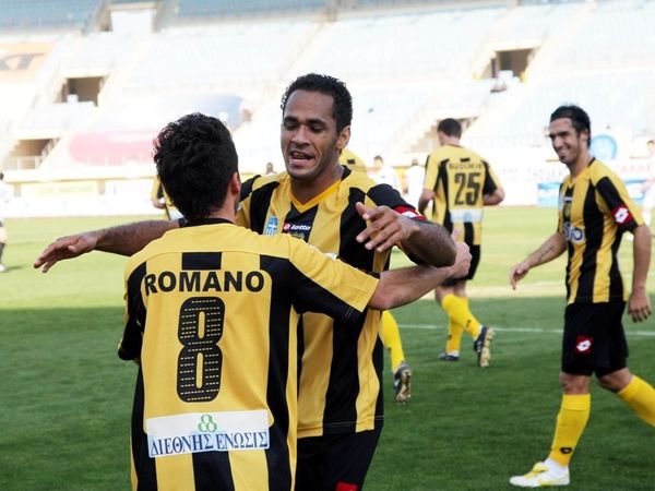  Φιλική «τριάρα»