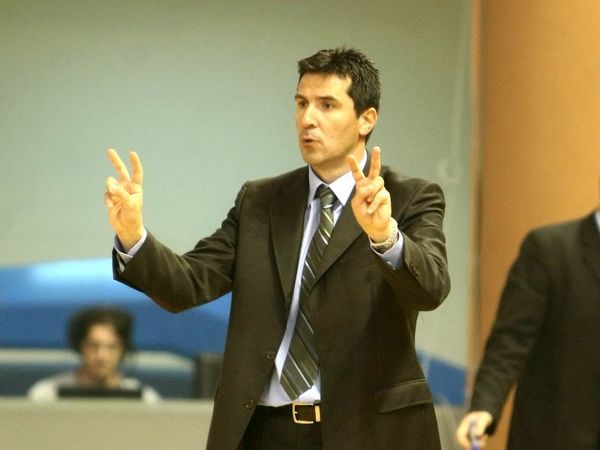 «Με τον κόσμο για τη νίκη»