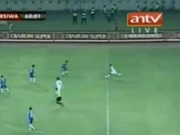 Της την «κάρφωσε»! (video)