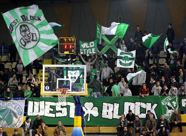 Πανζουρλισμός για ένα εισιτήριο!