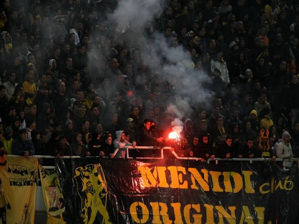 Ακούστε μια φορά και τον κόσμο