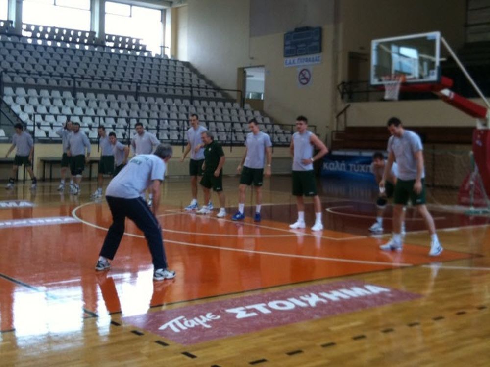 Νέος… παίκτης στο «τριφύλλι»