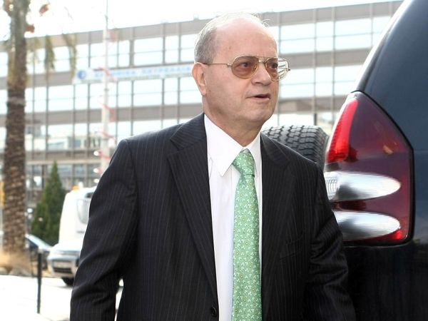 «Να βάλουν χρήματα όλοι»