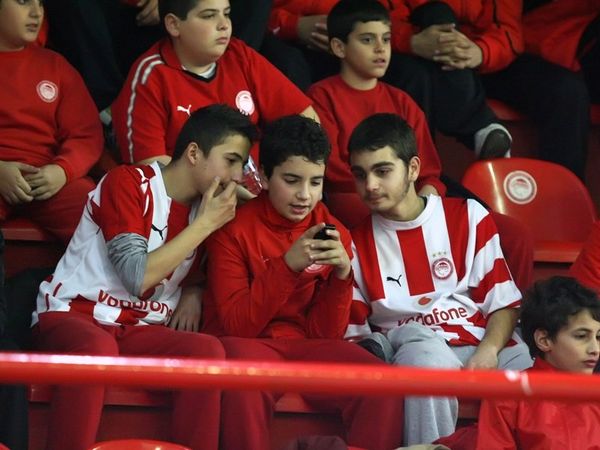 Με 1300 οπαδούς