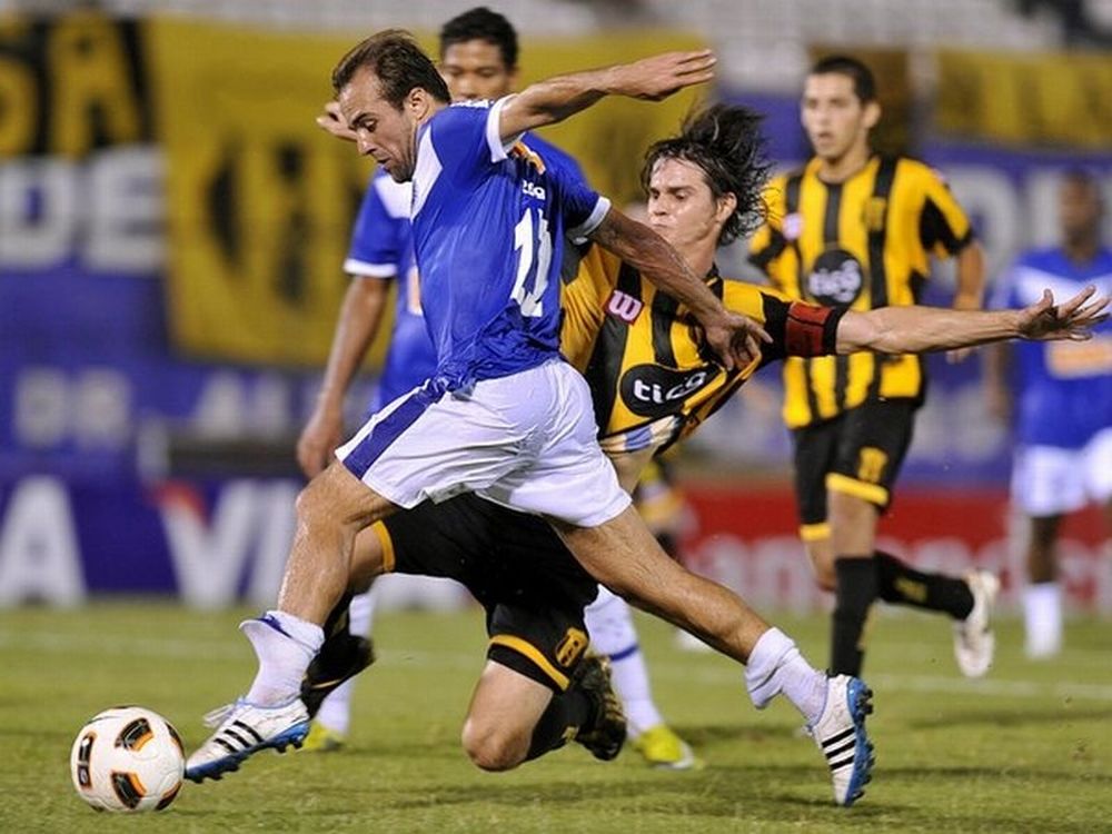 Εύκολα η Κρουζέιρο