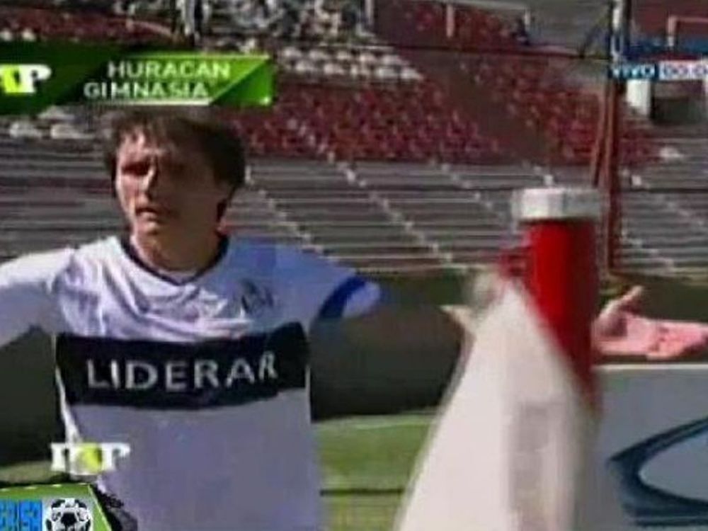 Ποδοσφαιριστής vs κάμεραμαν 