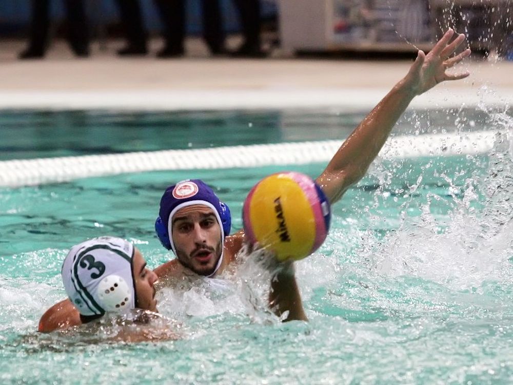 Τα βλέμματα… στο ντέρμπι