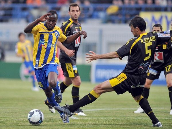 Αήττητος στην έδρα του